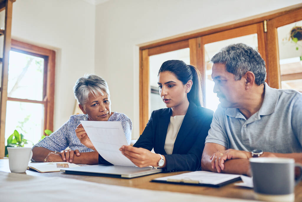 couple with financial consultant